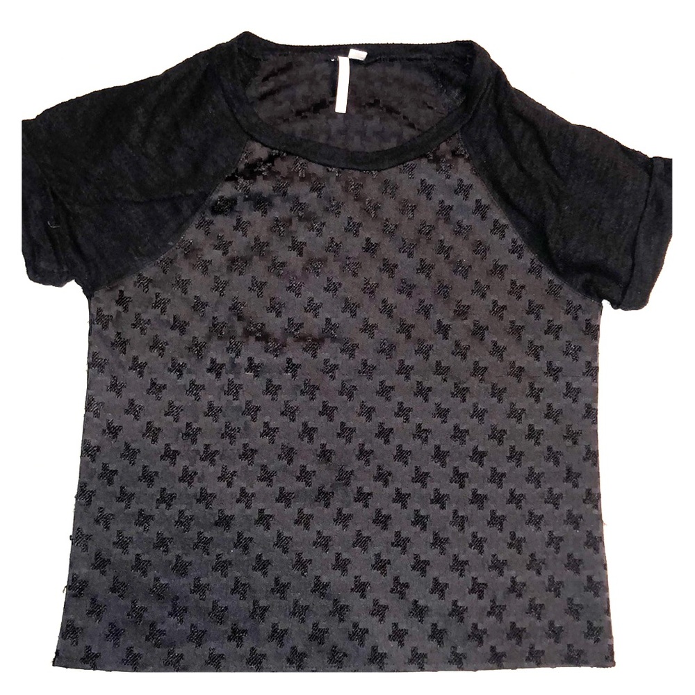 Black houndstooth tee